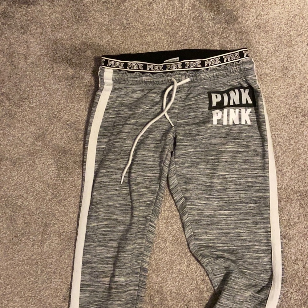 Pink sweatpants with draw string.